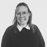 foto van vrouwelijke collega in zwart wit