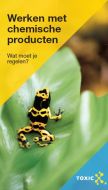 Werken met chemische producten.