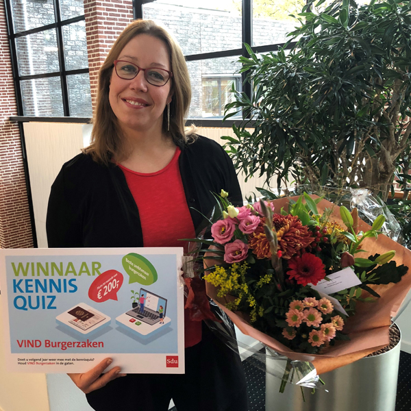 Wieke winnaar kennisquiz Sdu VIND Burgerzaken